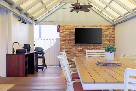 TV and multimedia, Dining area