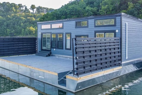 On - Water 20 Docked boat in Lake Cumberland