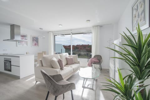 Kitchen or kitchenette, Living room