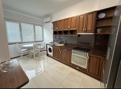 Kitchen or kitchenette, Dining area, dishwasher, oven, stove
