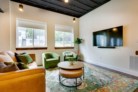 Modern Harrisonburg Home - 2 Mi to JMU! House in Harrisonburg