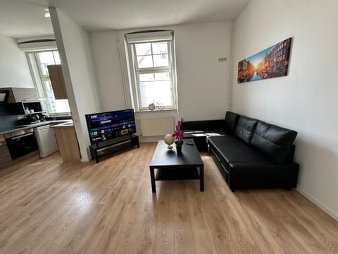 Communal lounge/ TV room, TV and multimedia, Kitchen or kitchenette, Living room, Seating area, Dining area, minibar