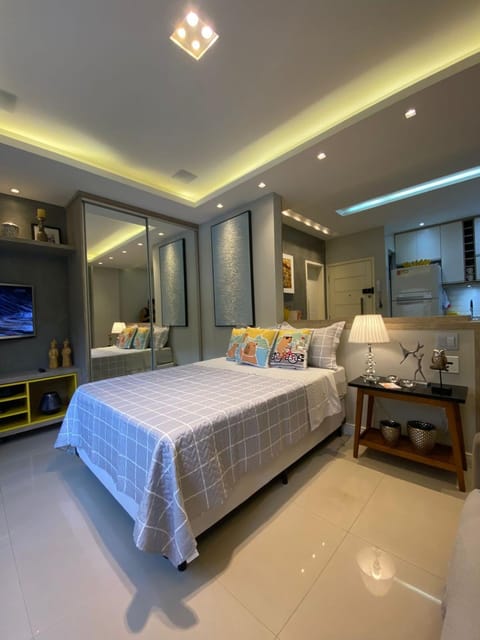 Bed, TV and multimedia, Living room, Photo of the whole room, Seating area, Bedroom, wardrobe