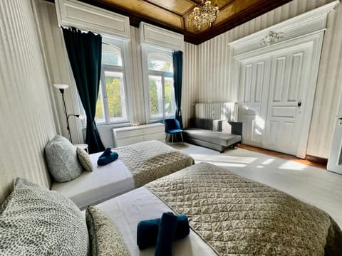 Bed, Photo of the whole room, Seating area, Bedroom, towels, wardrobe