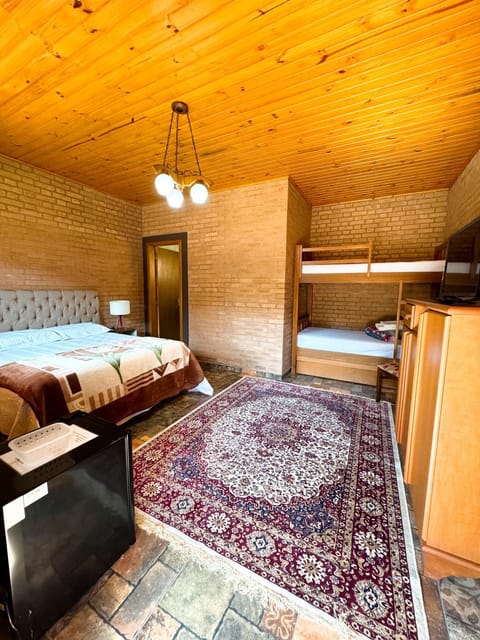 Bed, Living room, Photo of the whole room, Bedroom, bunk bed, wardrobe