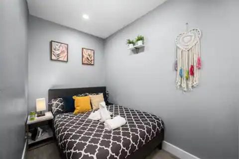 Spacious 1BR Galleria Apt with Pool & Free Park Apartment in Houston