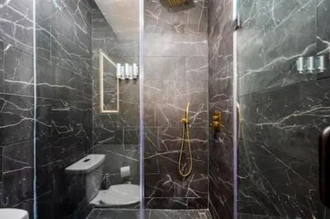 Spacious 1BR Galleria Apt with Pool & Free Park Apartment in Houston