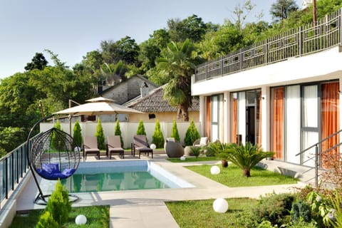 Balcony/Terrace, Pool view, Swimming pool