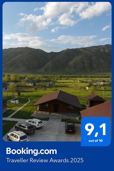 Property building, Day, Neighbourhood, Mountain view, Parking