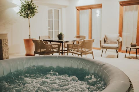 Hot Tub, Balcony/Terrace