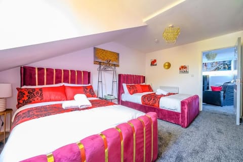 -4F421- For your Relaxed,Cosy stay,Free Parking Apartment in Dewsbury