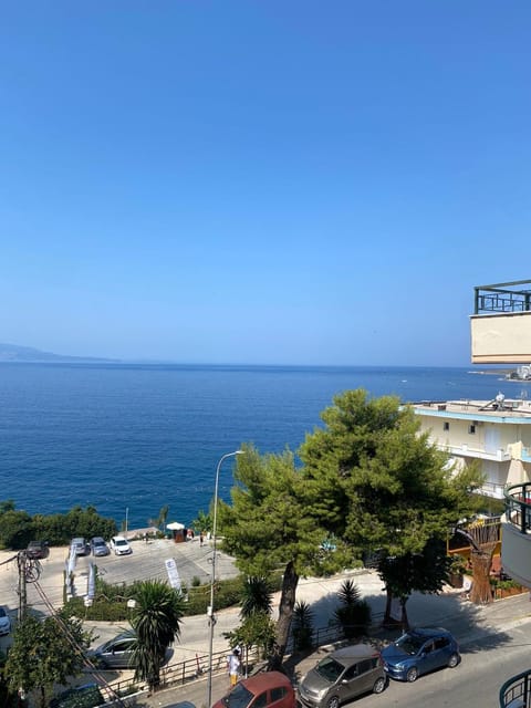 Day, Neighbourhood, Natural landscape, Beach, Beach, Sea view, Location