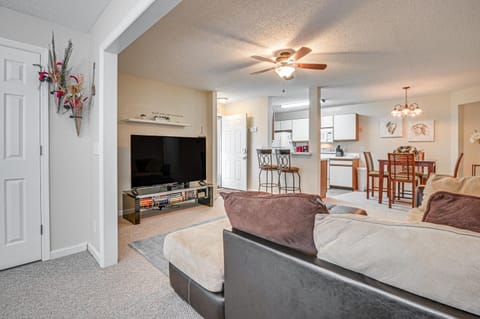 Pool Access and 2 Mi to Ocean Myrtle Beach Condo! Apartment in Garden City