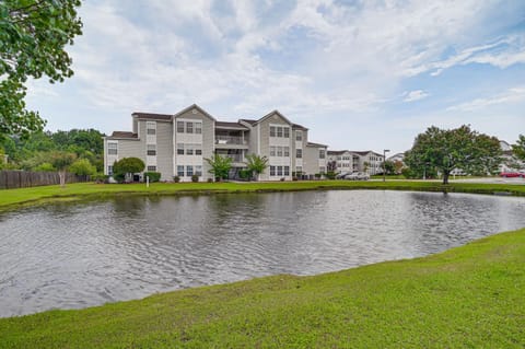Pool Access and 2 Mi to Ocean Myrtle Beach Condo! Apartment in Garden City