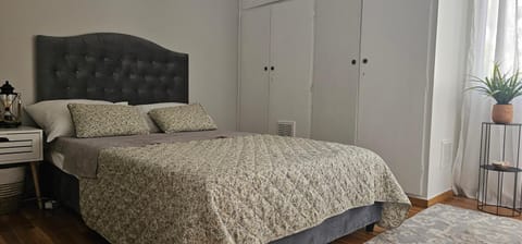 Cozy and quiet apartment , convenient location in Athens Apartment in Kallithea