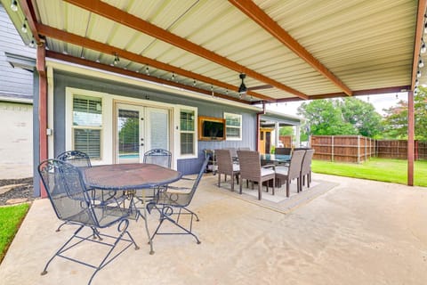 Fire Pit and Sauna Spacious Lake Texoma Retreat! House in Lake Texoma