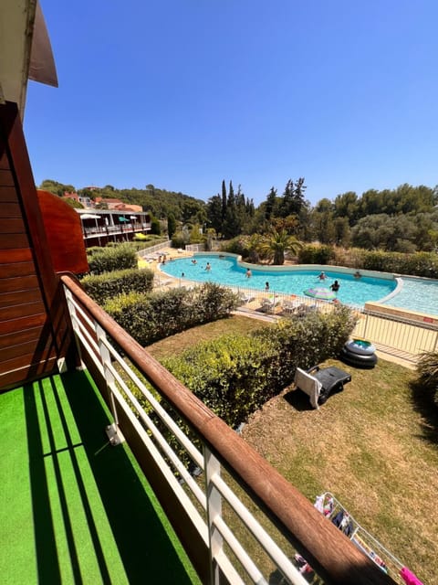 Garden, Pool view, Swimming pool, sunbed