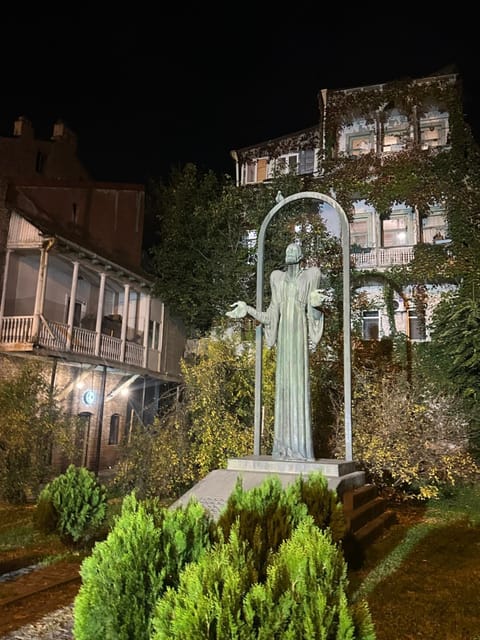 Nearby landmark, Garden view