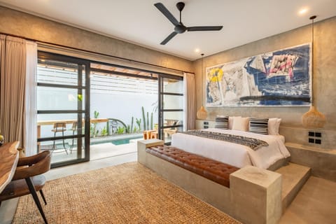 Bed, View (from property/room), Bedroom, Pool view