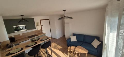 Kitchen or kitchenette, Living room, Dining area