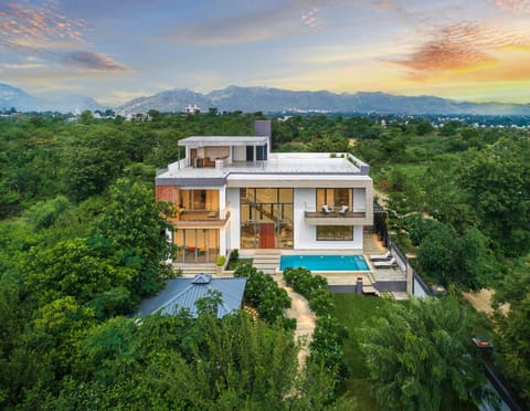 Property building, Bird's eye view