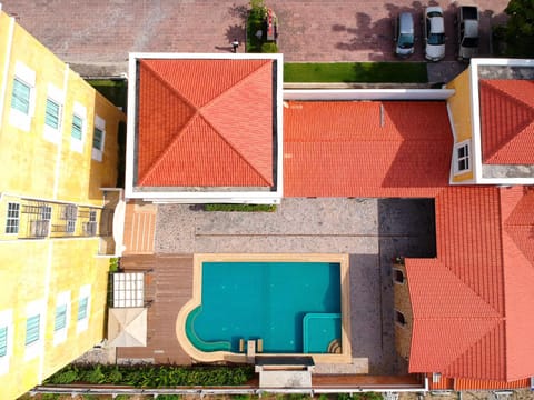 Property building, Bird's eye view, Swimming pool