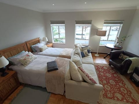 #Spacious Cozy Stay- Free parking Apartment in Stellenbosch