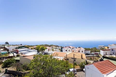 Casa Camila - Charming retreat & terrace, Hierro Apartment in El Hierro