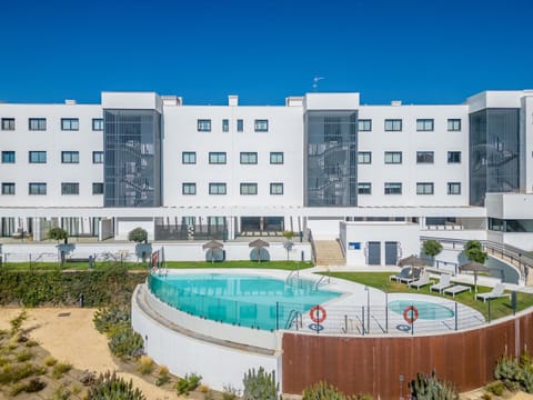 Property building, Day, Pool view, Swimming pool