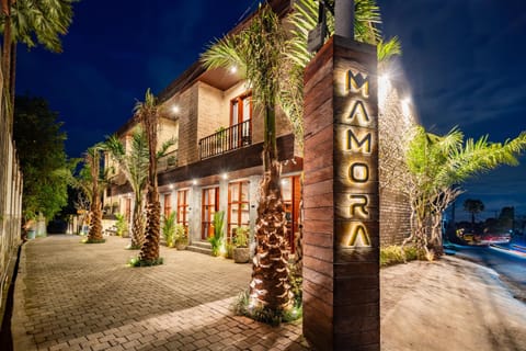 Property building, Property logo or sign, Garden, Business facilities, Landmark view, Street view