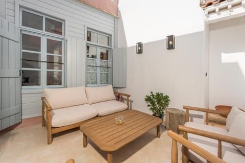 Patio, Seating area