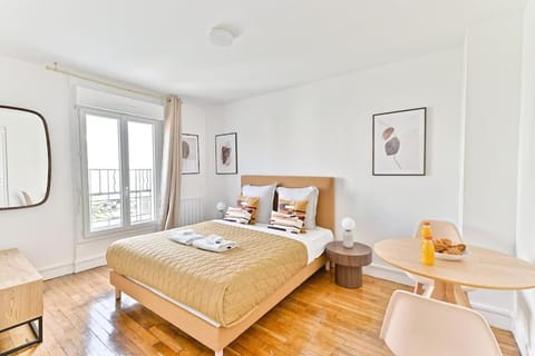 Bed, Photo of the whole room