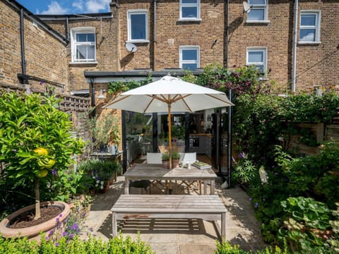Property building, Day, Garden, Garden view