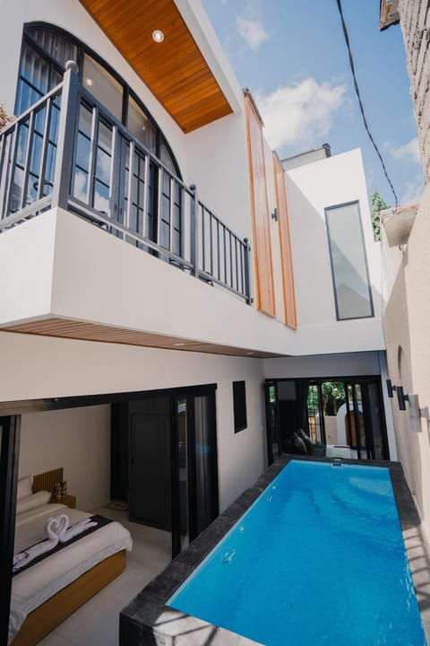 Property building, Balcony/Terrace, Swimming pool