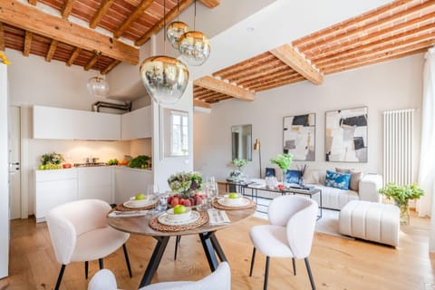 Letters from Lucca Contemporary 2 Bedrooms 2 Bathrooms Apartment Apartment in Capannori