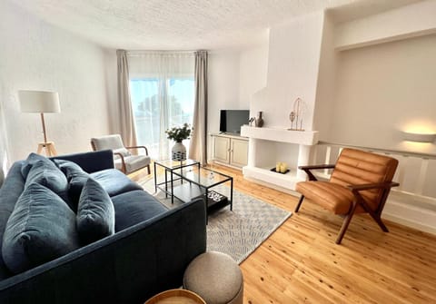 TV and multimedia, Living room, fireplace