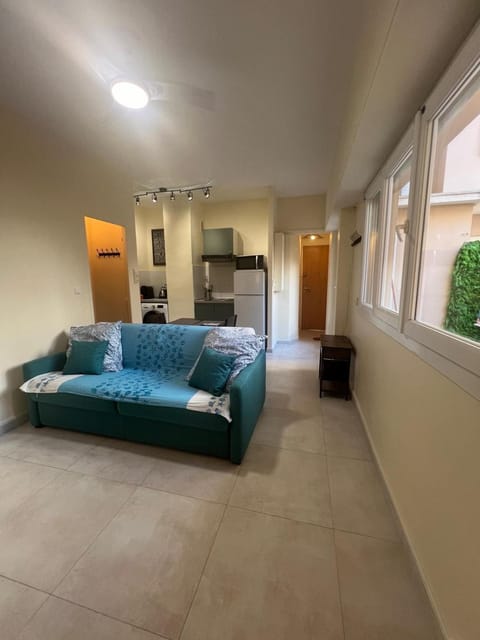 Bed, Photo of the whole room, Seating area