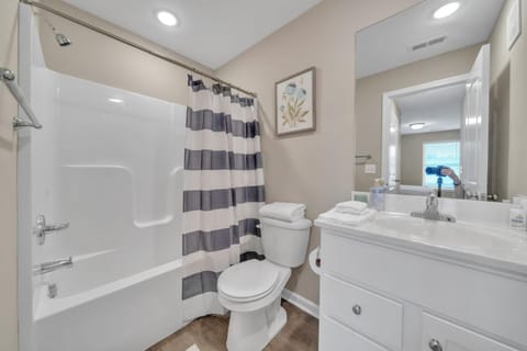 Stonecrest 620, 2Bd Apt I Free Parking I Pool Apartment in New Albany