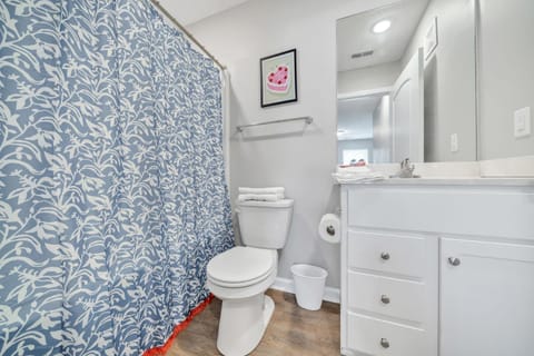 Stonecrest 713, 2Bd Apt I Free Parking I Pool Apartment in New Albany