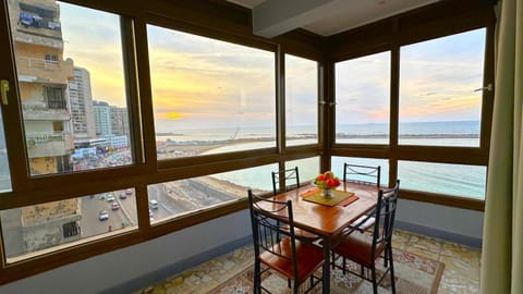 Property building, Restaurant/places to eat, Spring, Off site, Day, Night, Winter, Summer, Beach, Beach, Autumn, On site, Sea view, Sea view, Time of day, Location, Sunrise, Sunset