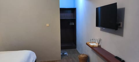 TV and multimedia, Bedroom, wardrobe