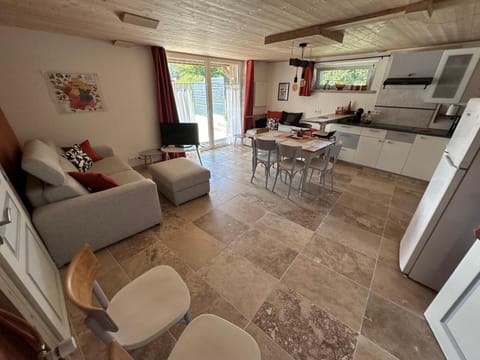 TV and multimedia, Seating area