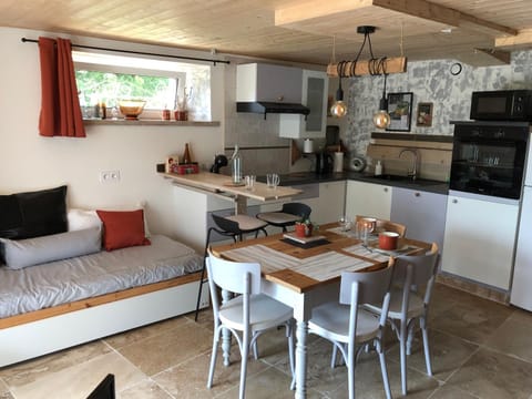 Dining area, dishwasher, oven, stove, toaster, kitchen