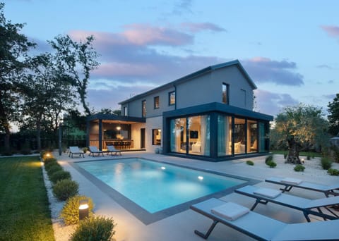 Property building, Pool view, Swimming pool