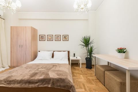 Home 7 Minutes Away From Stavros Niarhos Apartment in Kallithea