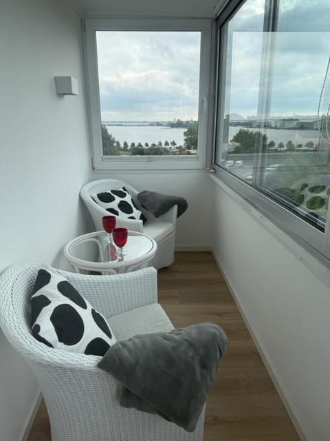 Panoramablick Ostsee & Binnensee - Balkon - Stilvoll - Ferienwohnung 'Freiheit' Apartment in Heiligenhafen