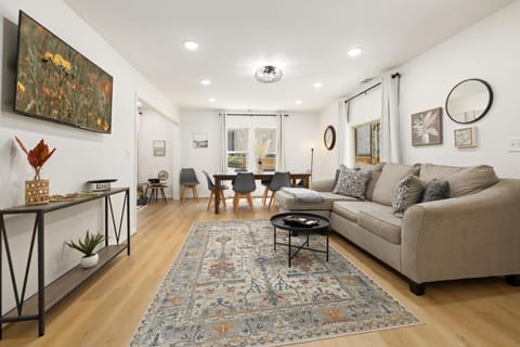 RazorDog-2 mi to U of A & DT-Dog Friendly House in Fayetteville