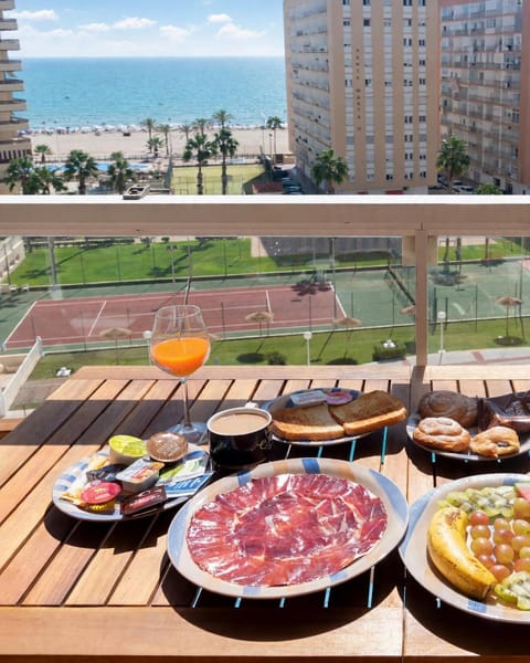 Pool view, Sea view