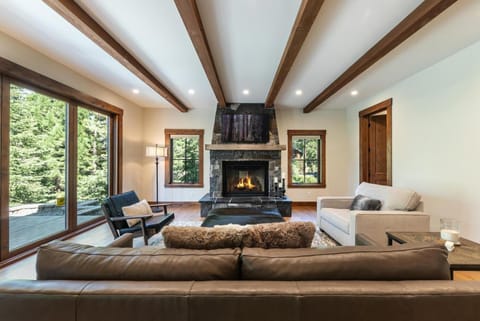 Arcadia Manor on the West Shore - Newly Built - 5 BR w Wet Bar EV Charger and Air Conditioning House in Tahoe City