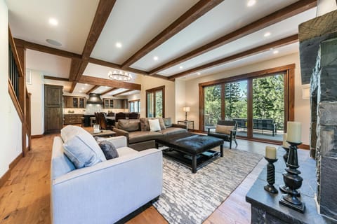 Arcadia Manor on the West Shore - Newly Built - 5 BR w Wet Bar EV Charger and Air Conditioning House in Tahoe City